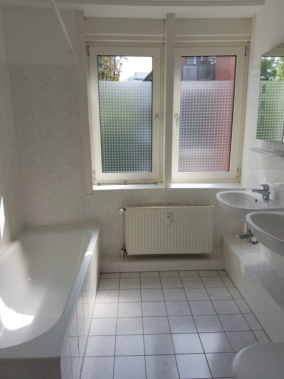 Badezimmer (Abb. �hnlich) Wohnung Hamburg