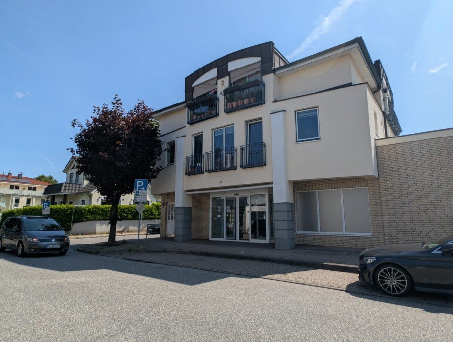 Vorderansicht Einzelhandel Aum�hle