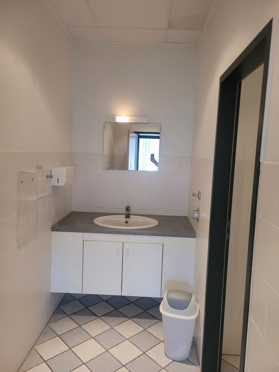 Sanit�rbereich f�r Damen B�rofl�che Hamburg