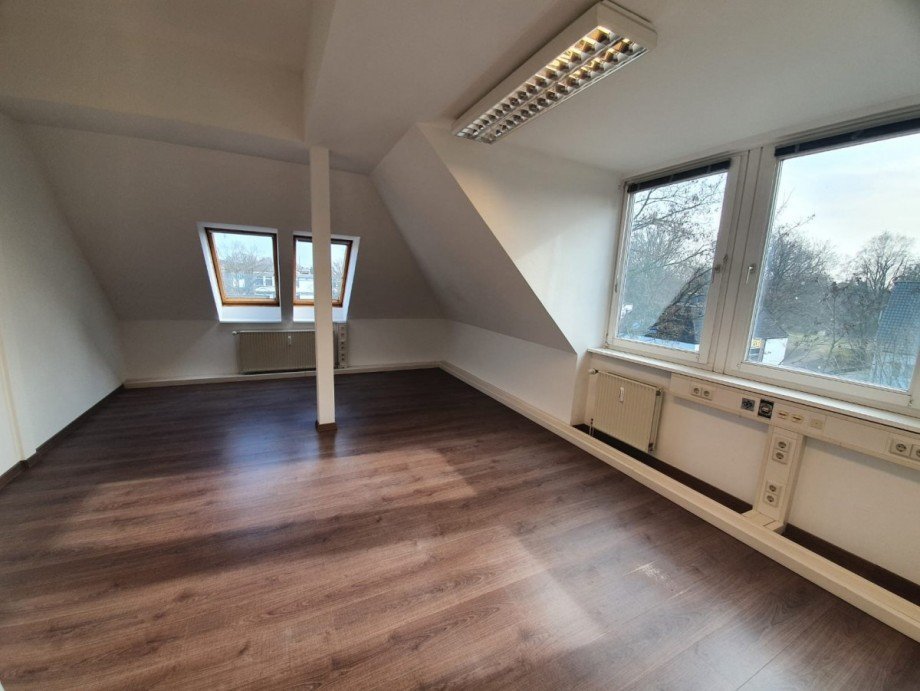 Innenansicht Bild 2 DG B�rofl�che Hamburg