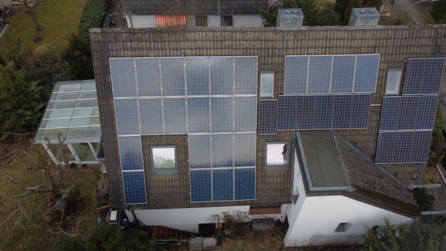 Drohnenaufnahme Seitenansicht Einfamilienhaus Hamburg