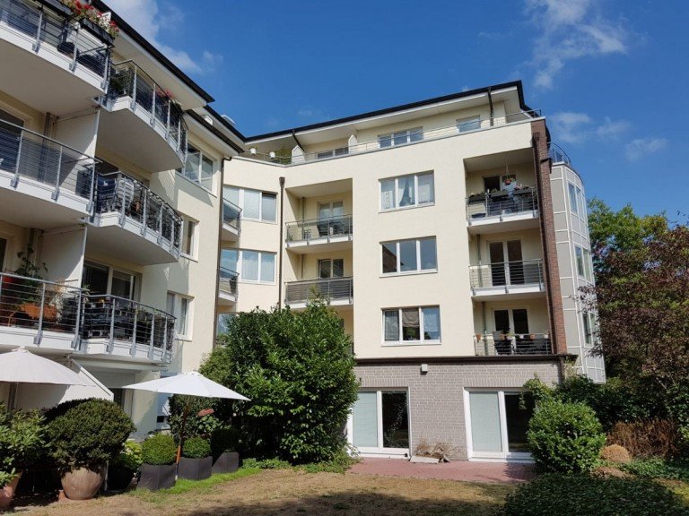 R�ckansicht Hamburg Wohnung Helle 3-Zimmer-Wohnung mit Loggia und TG-Stellplatz in zentraler Lage von Barmbek-S�d
